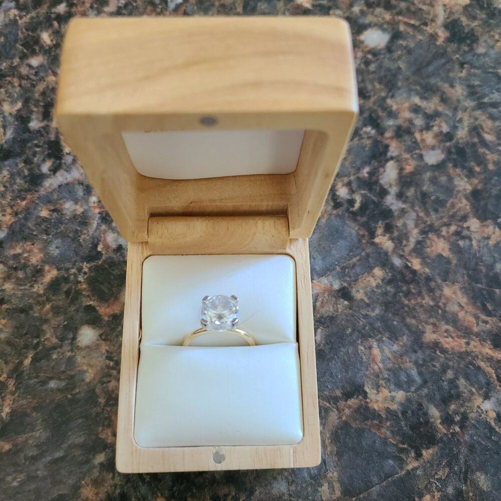 Brilliant Earth 3.5 Carat Moissanite Engagement Ring Sz 6 Melinda Solitaire Oval - Picture 4 of 6